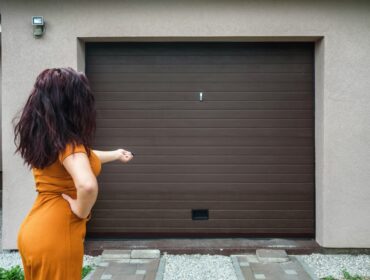 5 Signs Your Commercial Garage Door Needs Immediate Repair